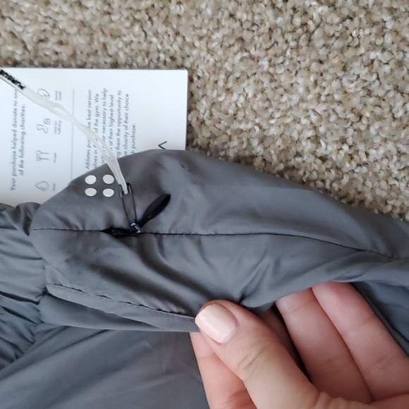 ACTA Highwaisted running shorts - Picture 7 of 8